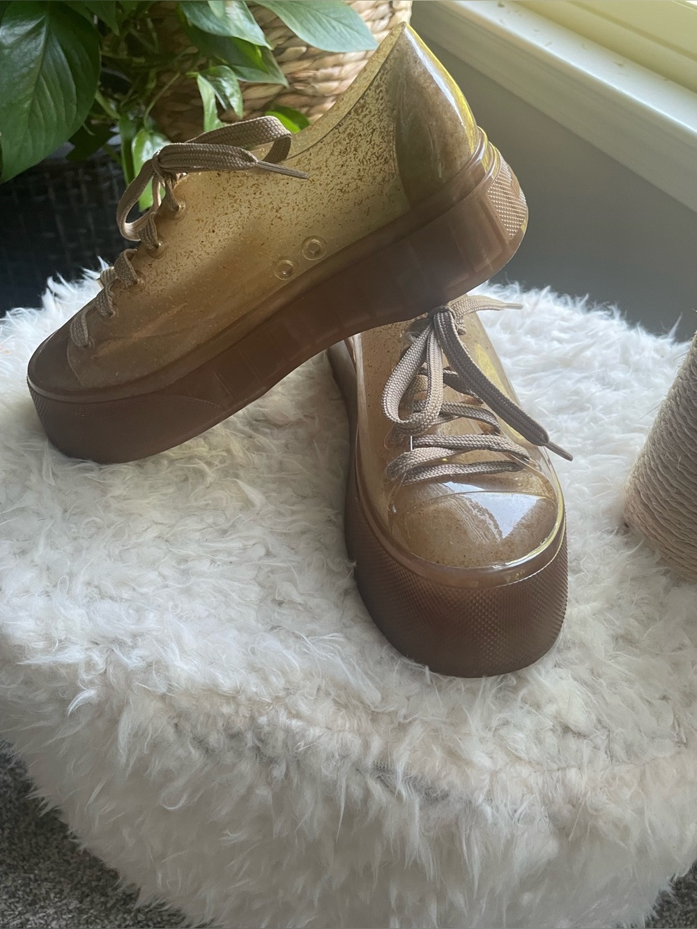 Melissa Jelly Platform Sneakers in SZ 5 in like new Condition